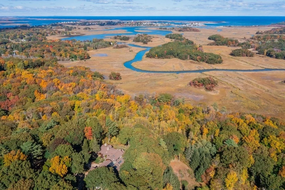 Unit for sale at 8 Heartbreak Hill, Ipswich, MA 01938