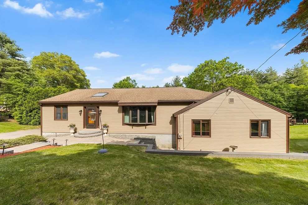 Unit for sale at 82 Allen Rd, Sturbridge, MA 01566