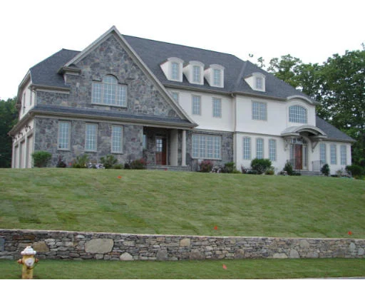 Unit for sale at 18 Olde Hickory Path, Westborough, MA 01581
