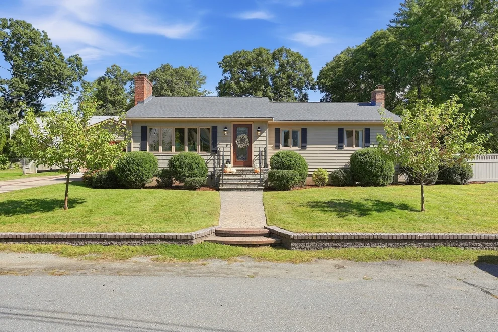 Unit for sale at 4 Nevada Road, Burlington, MA 01803
