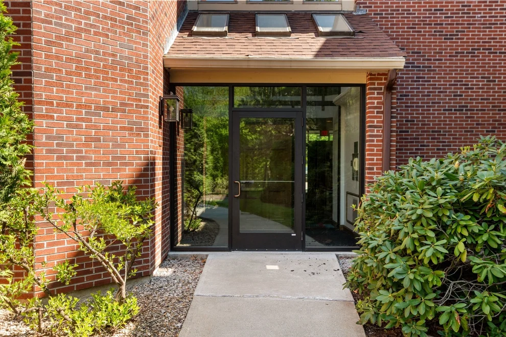 Unit for sale at 770 Salisbury St, Worcester, MA 01609