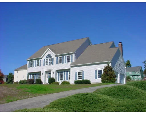 Unit for sale at 4 Lakeside Terrace, Westford, MA 01886