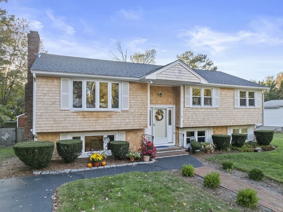 Unit for sale at 7 Brookside Terrace, Randolph, MA 02368
