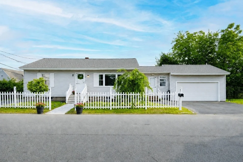 Unit for sale at 5 Meriline Ave, Methuen, MA 01844