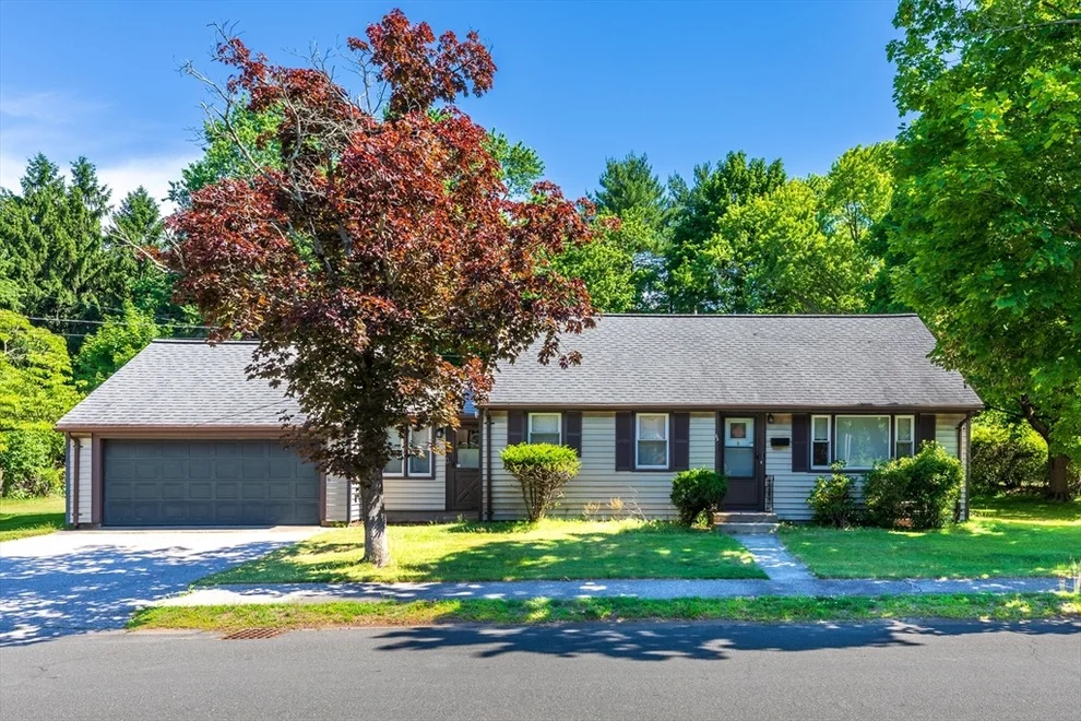 Unit for sale at 65 Margaret Dr, Braintree, MA 02184