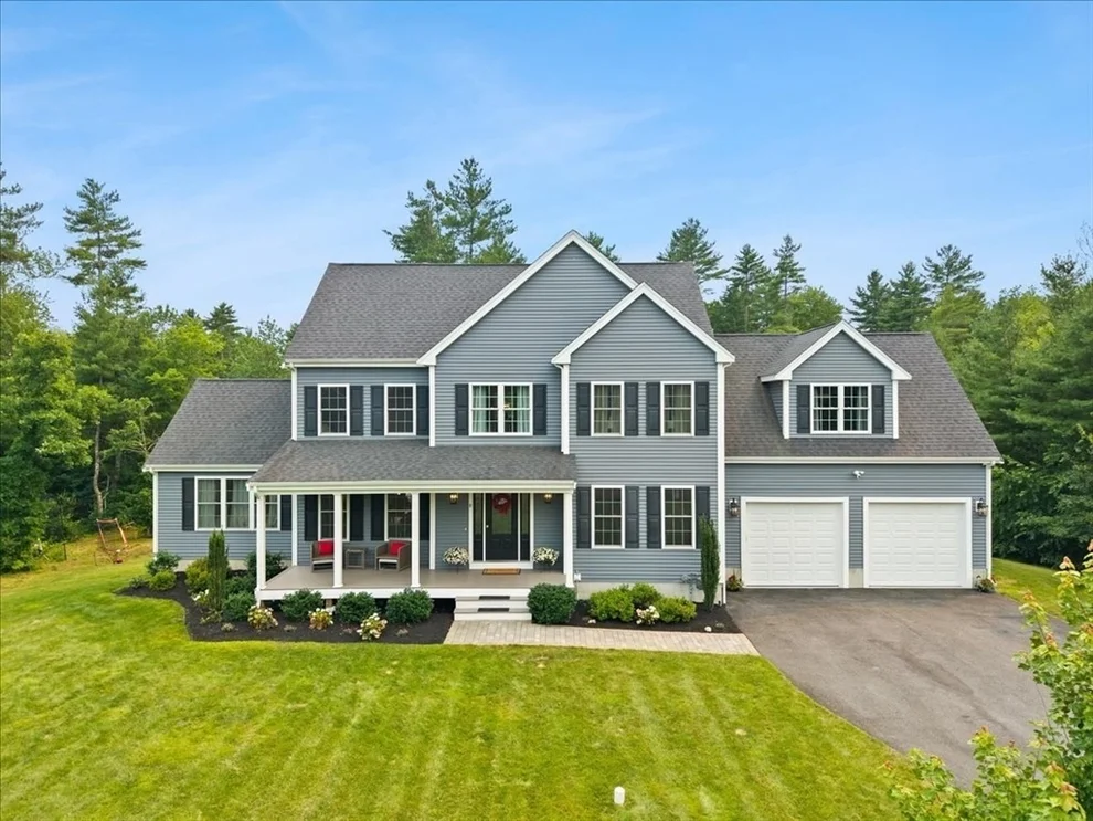 Unit for sale at 8 Paddock Cir, Middleboro, MA 02346