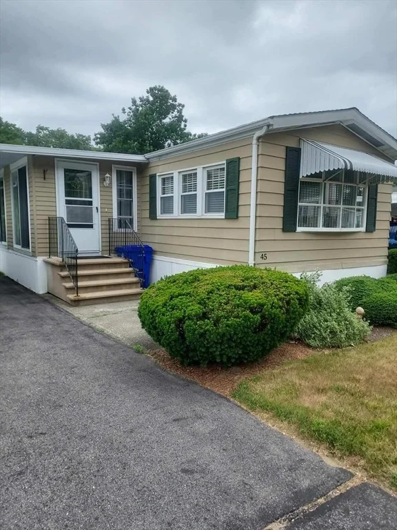 Unit for sale at 45 Southway, Taunton, MA 02780