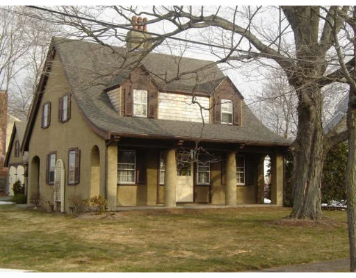 Unit for sale at 320 Brook Rd, Milton, MA 02186