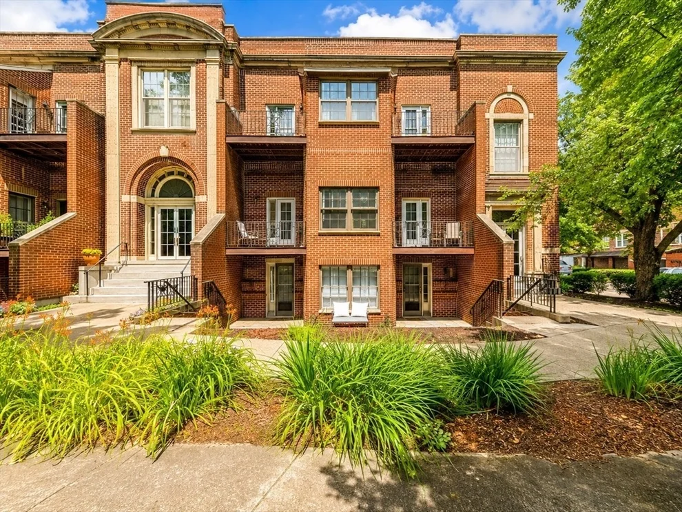 Unit for sale at 325 Plantation St, Worcester, MA 01604