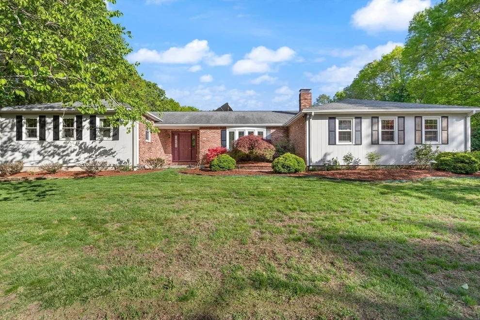 Unit for sale at 12 Queens Circle, Sharon, MA 02067