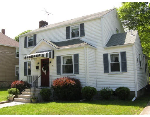 Unit for sale at 34 Warren Ave, Mansfield, MA 02048