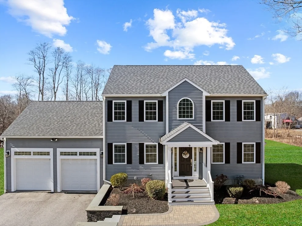 Unit for sale at 9 Hidden Woods Pl., Swansea, MA 02777