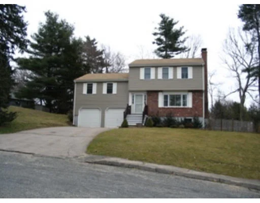 Unit for sale at 11 Brushwood Hill, Franklin, MA 02038