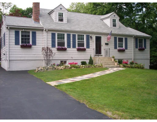 Unit for sale at 6 Boynton Ln, Billerica, MA 01821