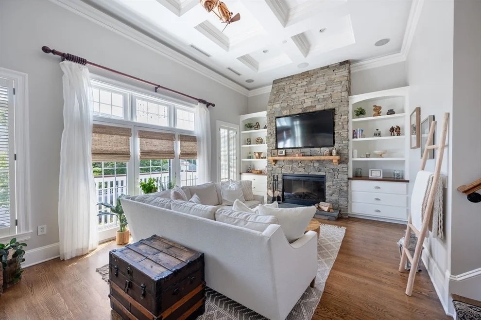 Unit for sale at 221 Victory Rd, Quincy, MA 02171