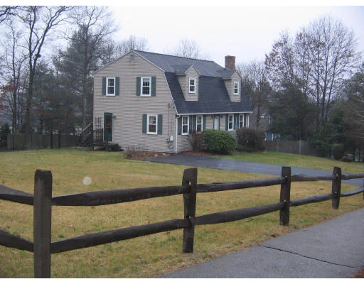 Unit for sale at 15 Taft Rd, Franklin, MA 02038