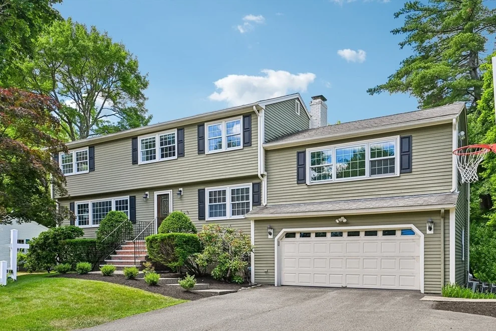 Unit for sale at 6 Briarwood Dr, Danvers, MA 01923