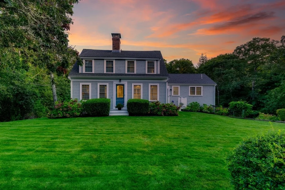 Unit for sale at 6 Marthas Ln, Harwich, MA 02645