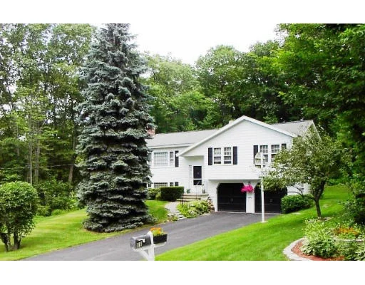 Unit for sale at 16 Horseshoe Road, Chelmsford, MA 01824