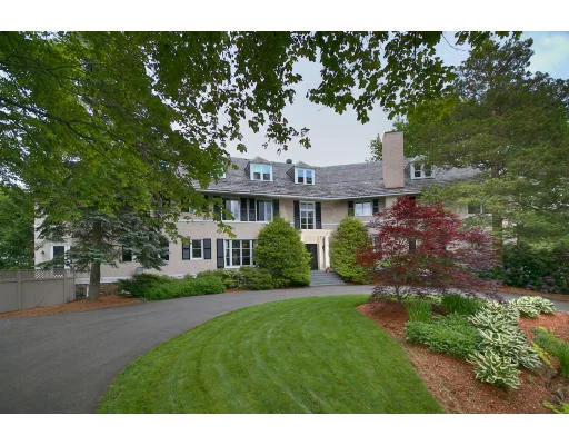Unit for sale at 16 Gallison Ave, Marblehead, MA 01945