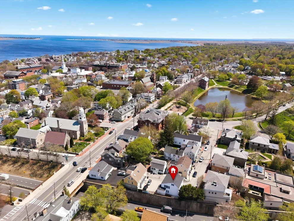 Unit for sale at 8 Vernon Ct, Newburyport, MA 01950