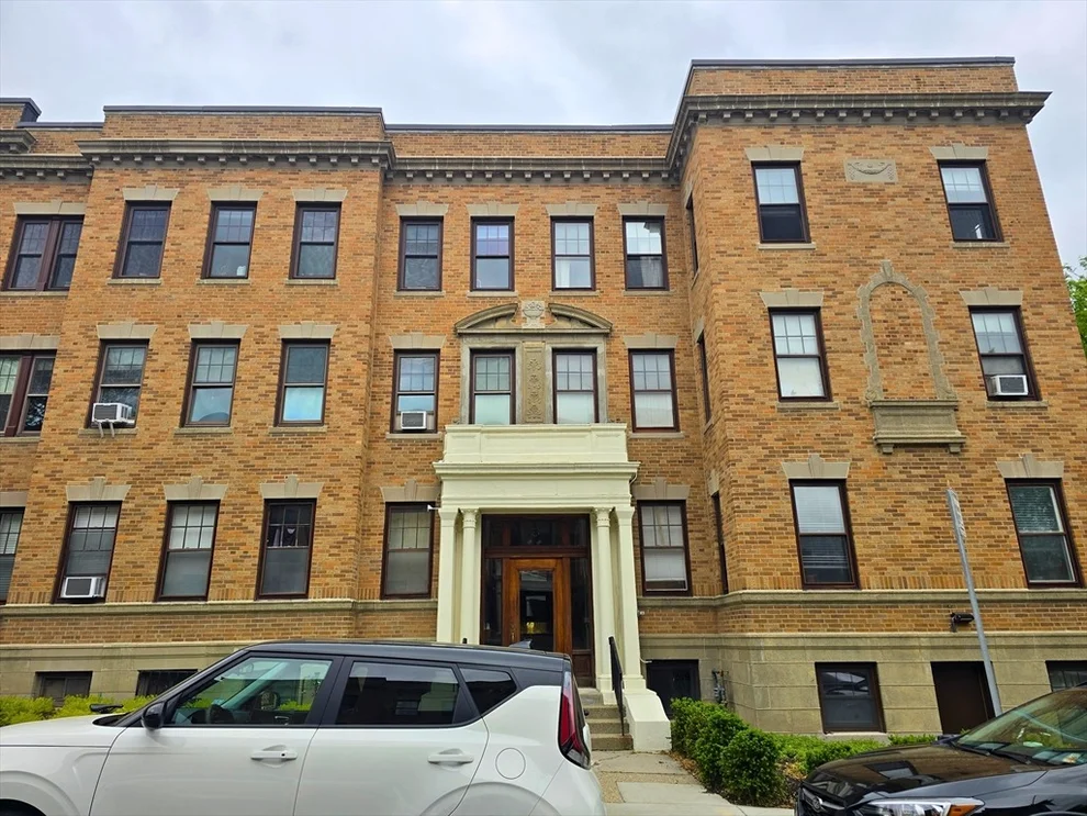Unit for sale at 5 Crawford St, Cambridge, MA 02139