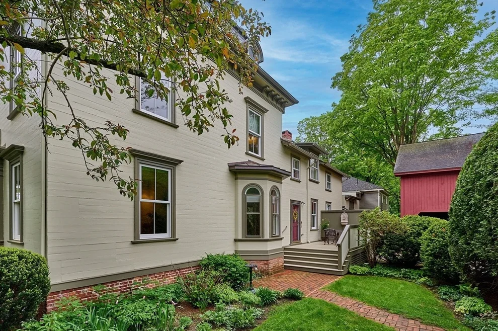 Unit for sale at 11 North Main Street, Williamsburg, MA 01096