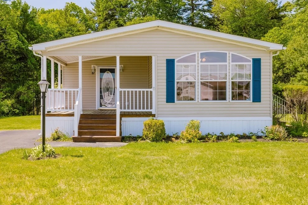 Unit for sale at 82 George's Loop, Raynham, MA 02767