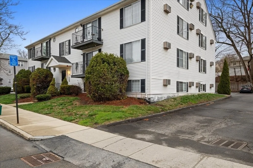 Unit for sale at 155 Hamilton St, Worcester, MA 01604