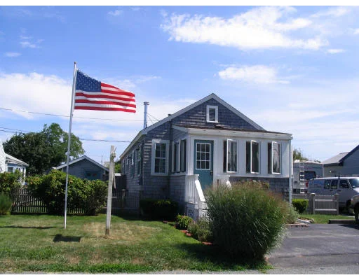 Unit for sale at 25 Shawmut Ave, Marshfield, MA 02050