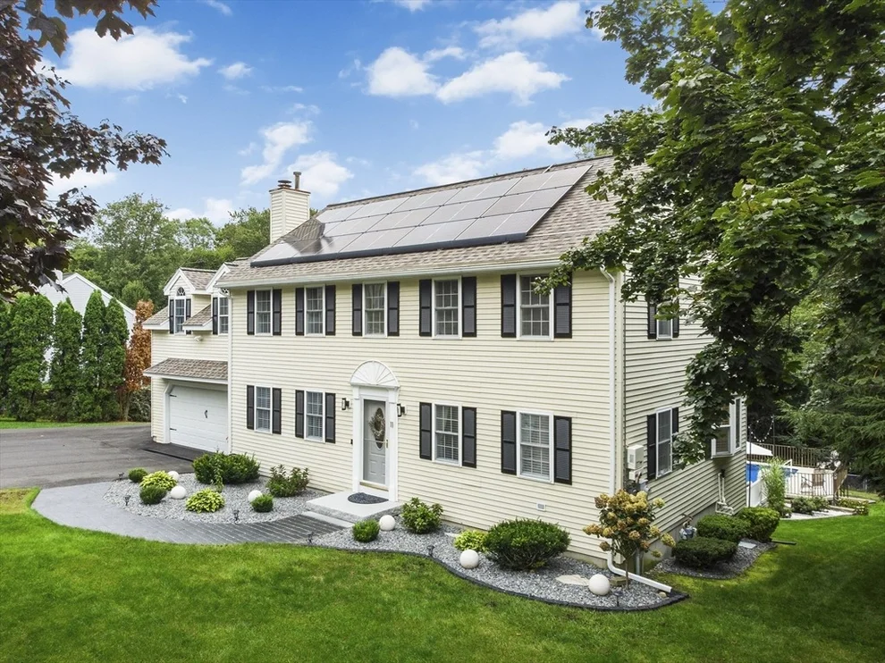 Unit for sale at 11 Bowdoin Dr, Haverhill, MA 01830