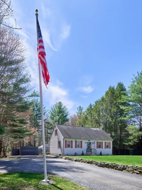 Unit for sale at 3 Hammond Street, Leicester, MA 01542