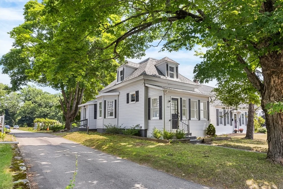 Unit for sale at 267 Tremont St, Taunton, MA 02780