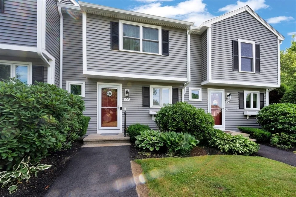 Unit for sale at 103 Standpipe Dr, Rockland, MA 02370