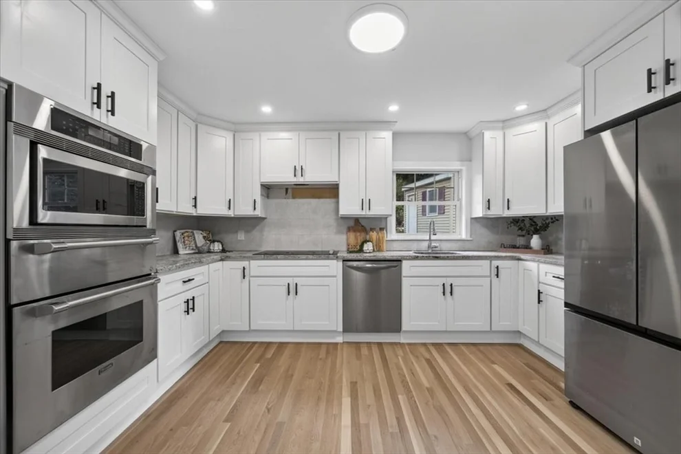 Unit for sale at 6 Hillside Ave, Woburn, MA 01801