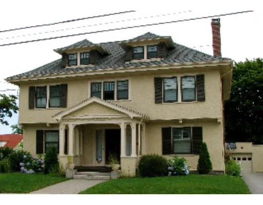 Unit for sale at 41 Hillside Rd, Watertown, MA 02472