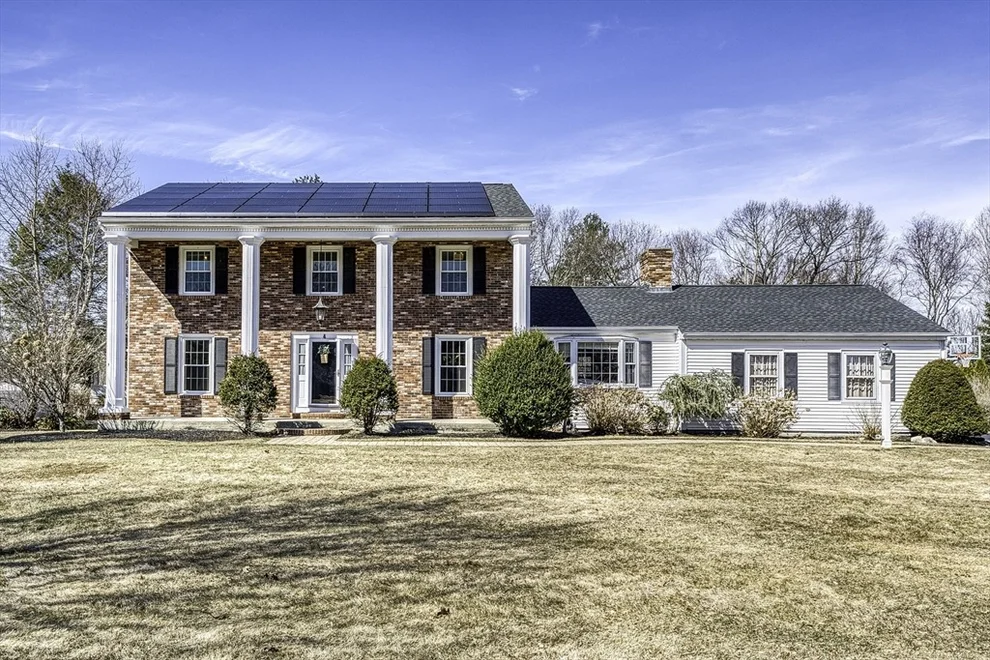 Unit for sale at 4 Crownridge Road, Westborough, MA 01581