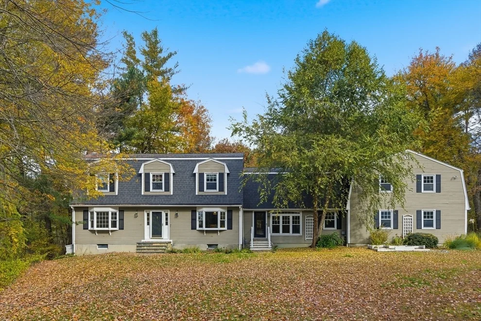 Unit for sale at 27 Whichita Rd, Medfield, MA 02052