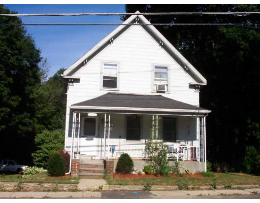 Unit for sale at 227 Union St, Franklin, MA 02038