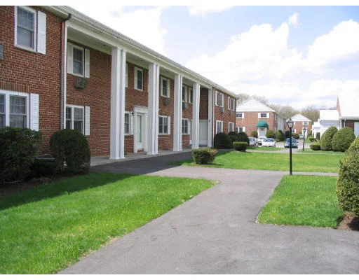 Unit for sale at 82 Emerson Gardens Rd, Lexington, MA 02421