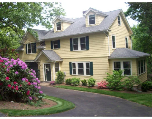 Unit for sale at 171 Benvenue Street, Wellesley, MA 02482