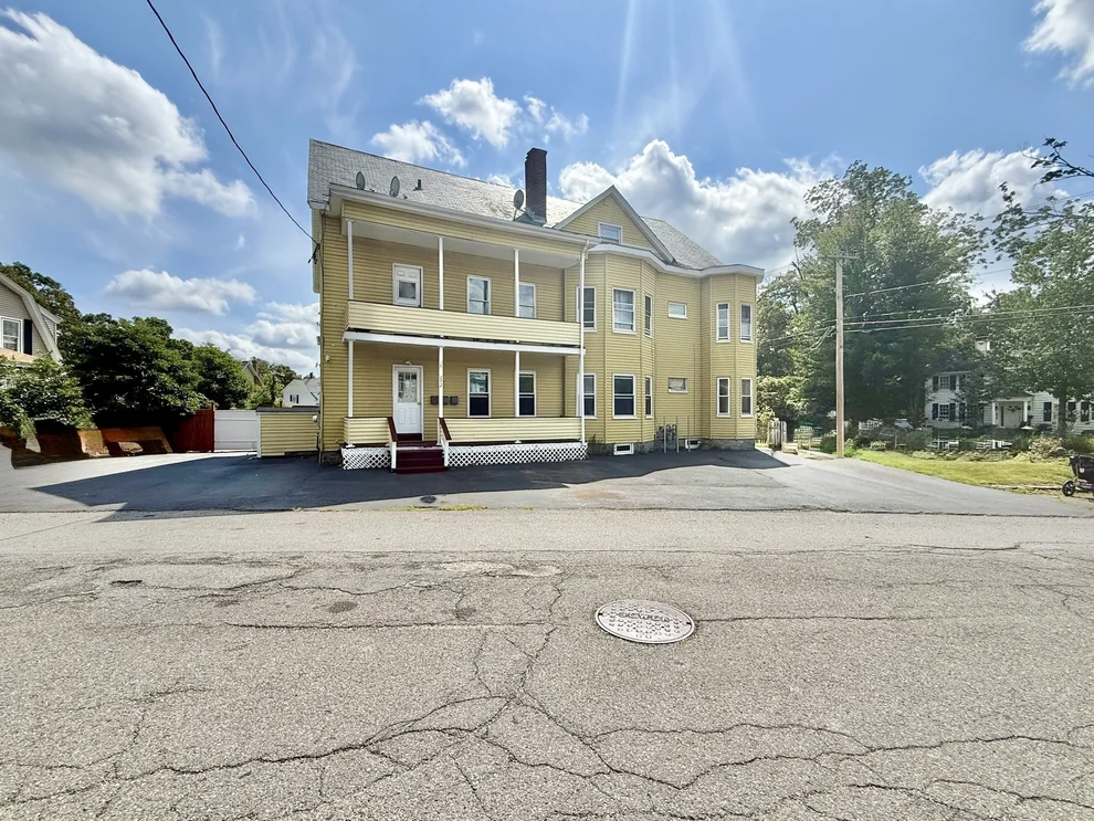 Unit for sale at 272 South Street, Fitchburg, MA 01420