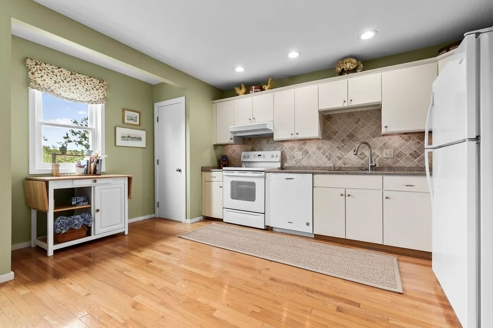 Unit for sale at 9 Griswold Rd, Salem, MA 01970