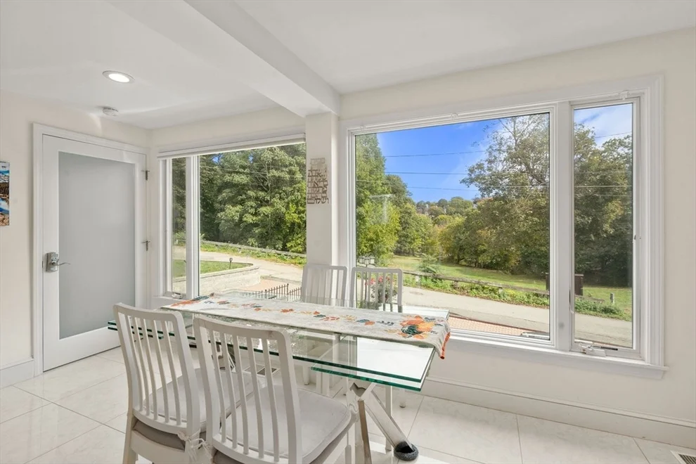 Unit for sale at 27 Hamilton Pl, Needham, MA 02494