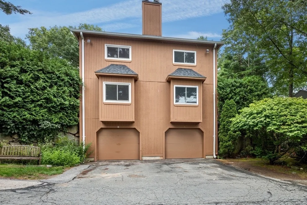 Unit for sale at 5 Highness Dr, Uxbridge, MA 01569
