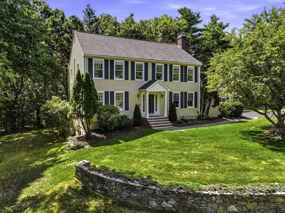 Unit for sale at 5 Longwood Drive, Hopkinton, MA 01748