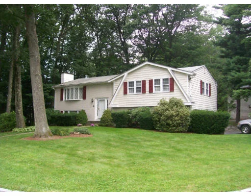 Unit for sale at 35 Crestwood Dr, Framingham, MA 01701