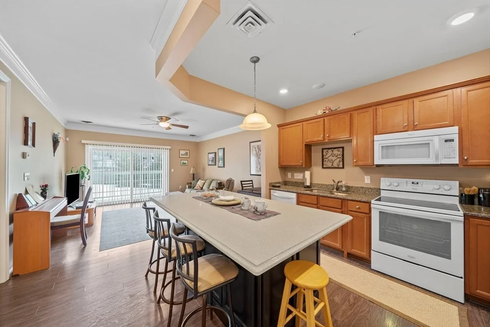 Unit for sale at 75 Augustus Ct, Reading, MA 01867