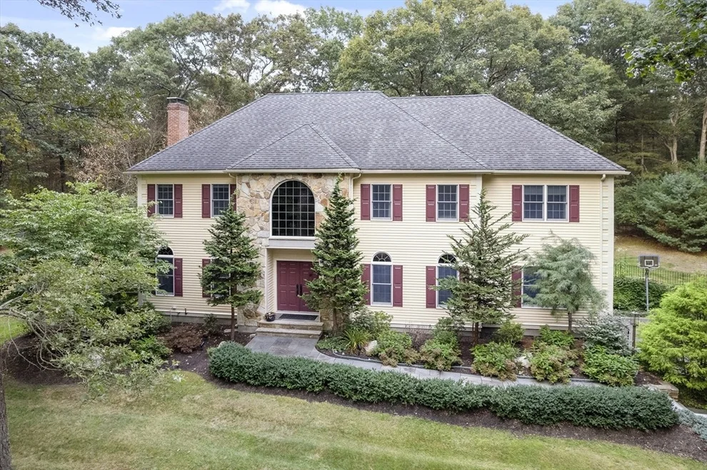 Unit for sale at 62 Walpole St, Dover, MA 02030