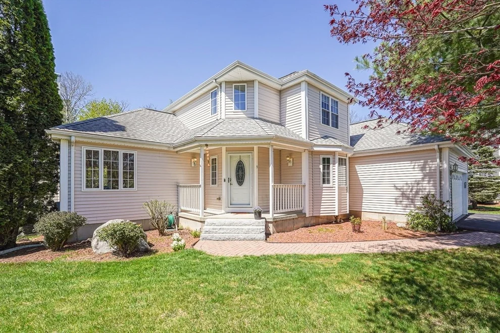 Unit for sale at 9 Cardinal Cir, Shrewsbury, MA 01545